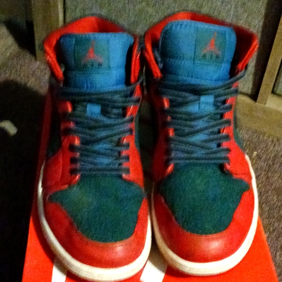 RARE Air Jordan Retro 1 - Picture 1 of 6